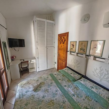 Bed and Breakfast Da Teresa San Teodoro  Habitación foto